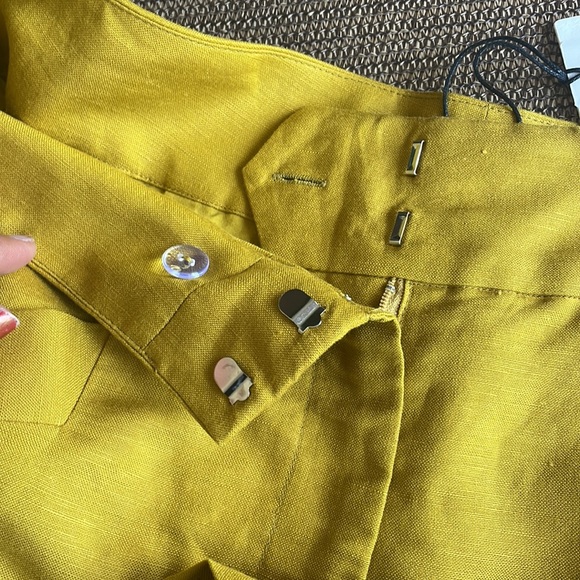 High Rise Shorts - Picture 4 of 4